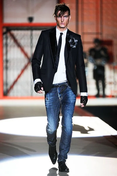 Look 38